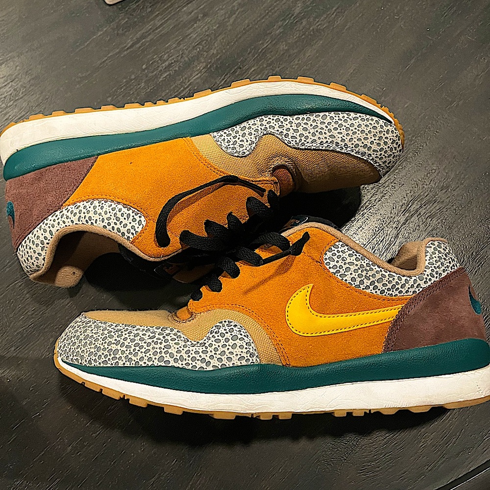 Nike Air Safari’s (2018) size 10
